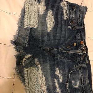 American Eagle Shorts; Vintage HI-RISE FESTIVAL